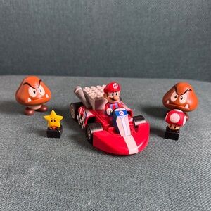 K'Nex Nintendo Mariokart with Mario, Motorized Kart, Goombas, Star & Mushroom